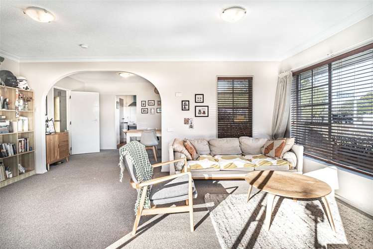 7 Apsley Drive Russley_6