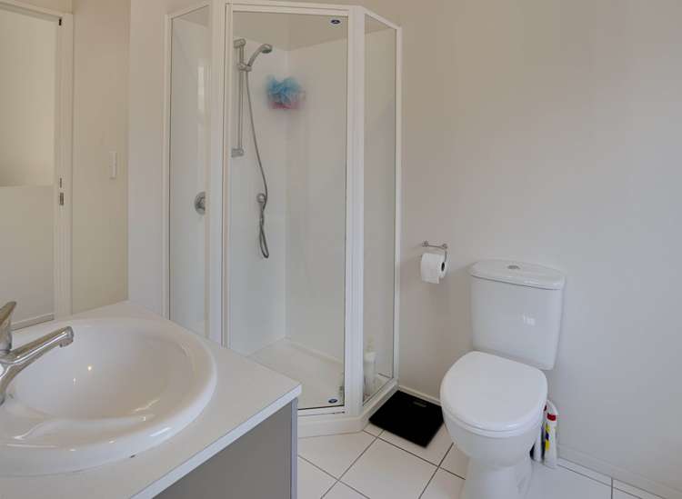 7 Rochdale Way Stoke_12