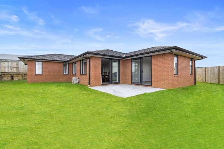 8 Waitihi Way 2612_16