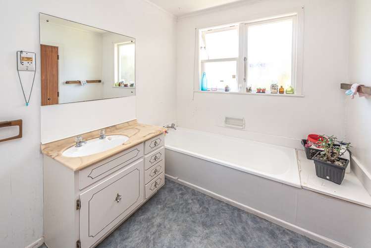 43a Brassey Road Saint Johns Hill_12