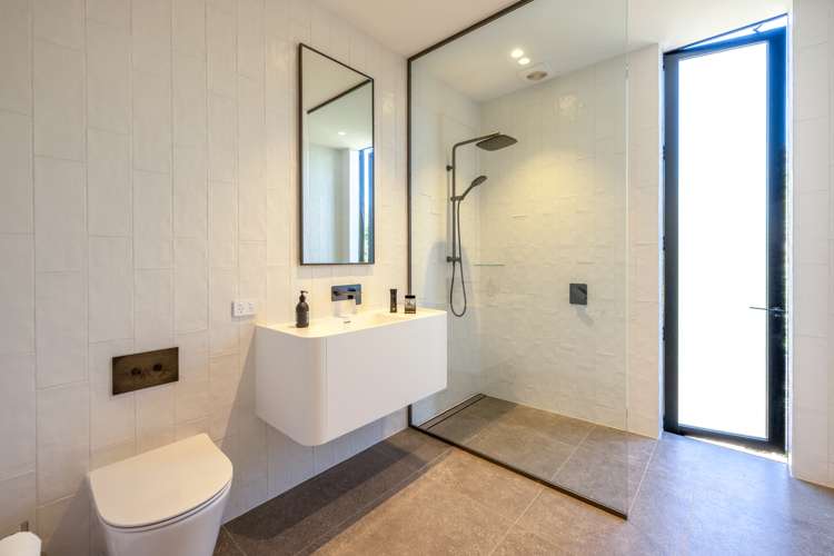 74 Burrell Road Oneroa_12