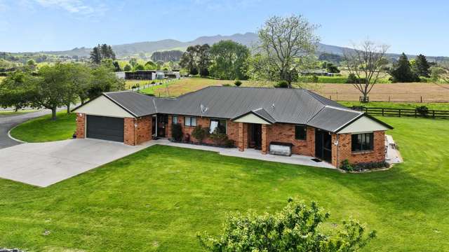 Lifestyle Block with Two Dwellings!