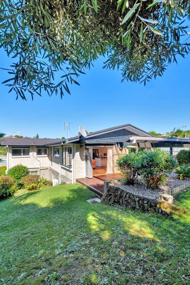 8 Coromandel Crescent Mairangi Bay_23