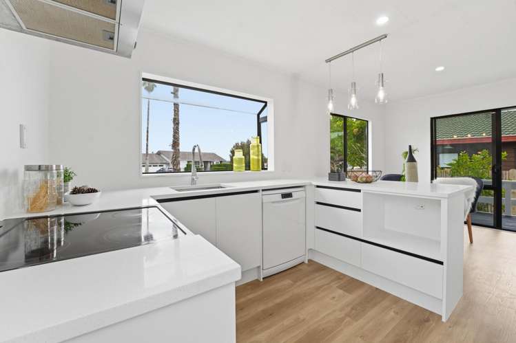 2/68 Meadowood Drive Unsworth Heights_3