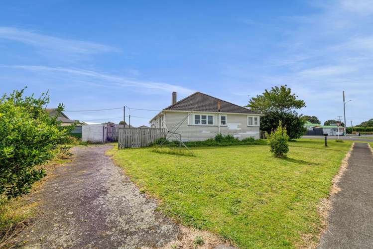 2 Laurent VC Street Hawera_9