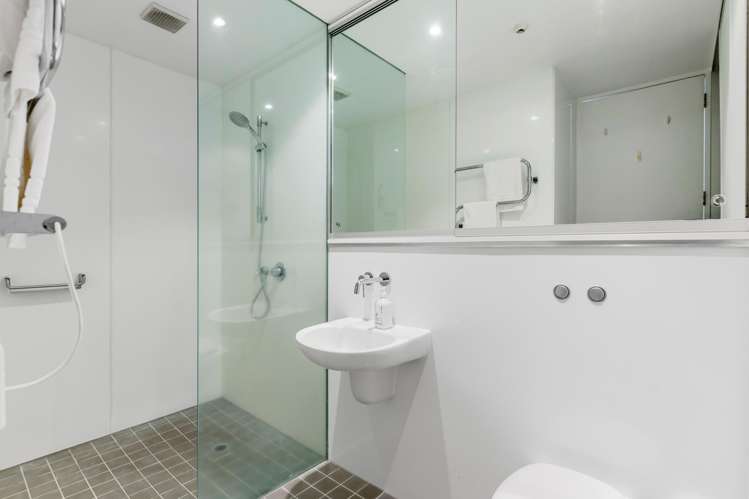 303/22 Fisher-Point Drive Freemans Bay_7