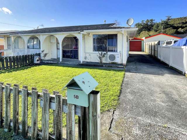 Cute 2-Bedroom Home in Wainui!