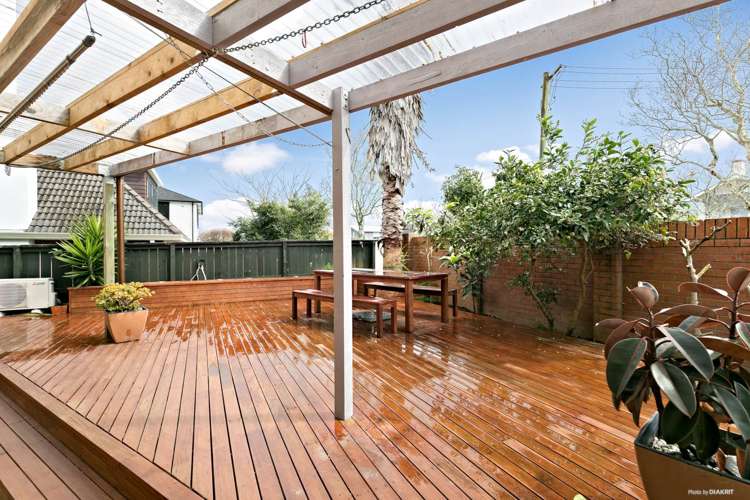 8a Queen Mary Avenue Epsom_16