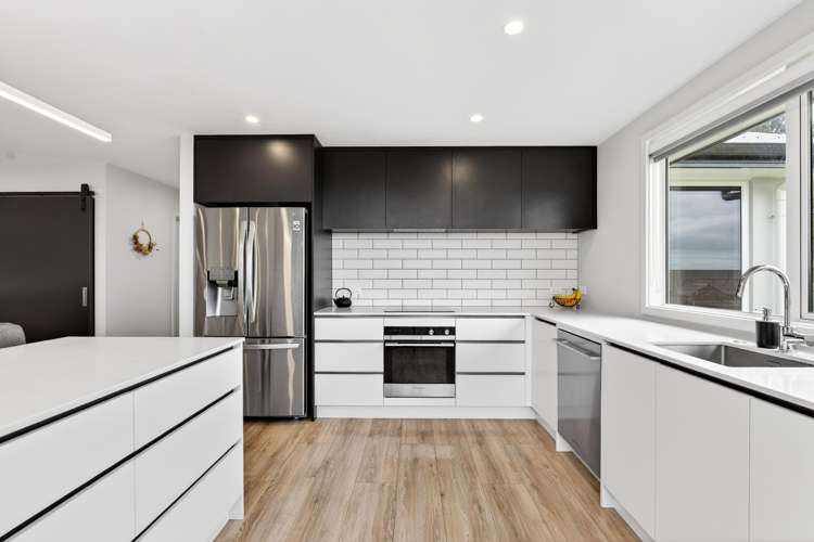 77 Oak Road Poraiti_11