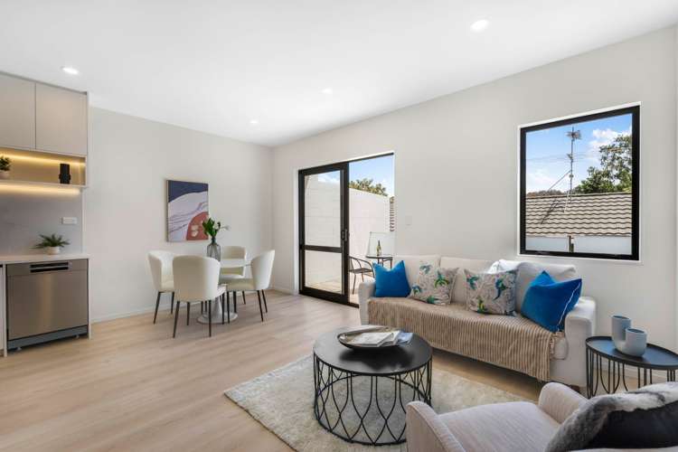 6/11 Farringdon Street_3