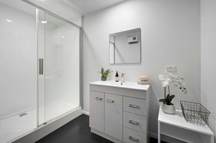 109 Goldfield Heights Queenstown_16