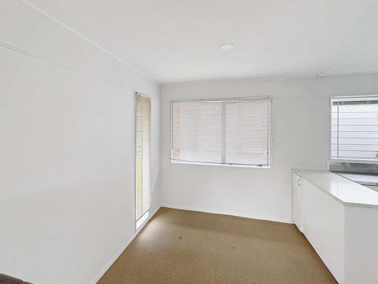 1 Strathmore Avenue 10516_3