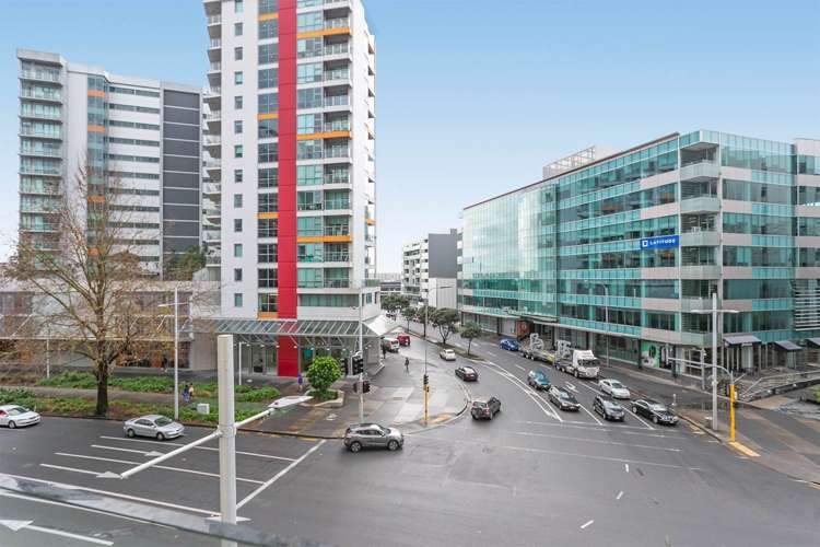 214/47 Beach Road City Centre_19