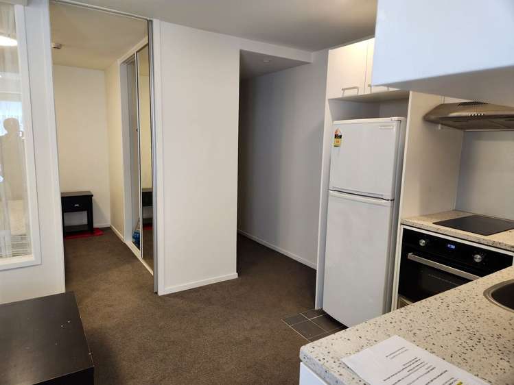 135 Victoria Street West_0