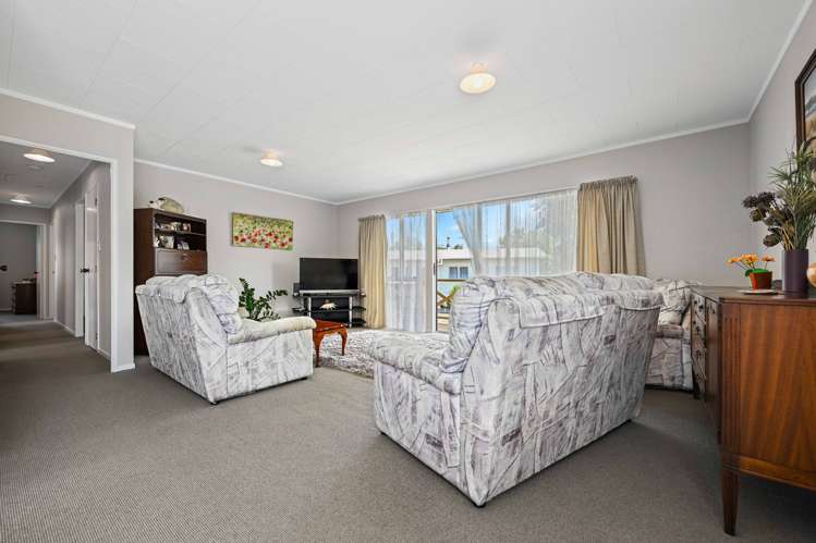 9a Emma Place Pukete_3