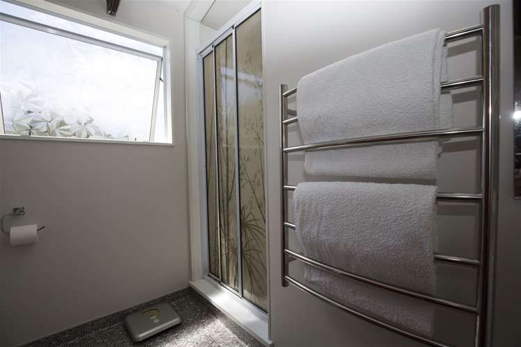 9 Newall Avenue Stoke_28