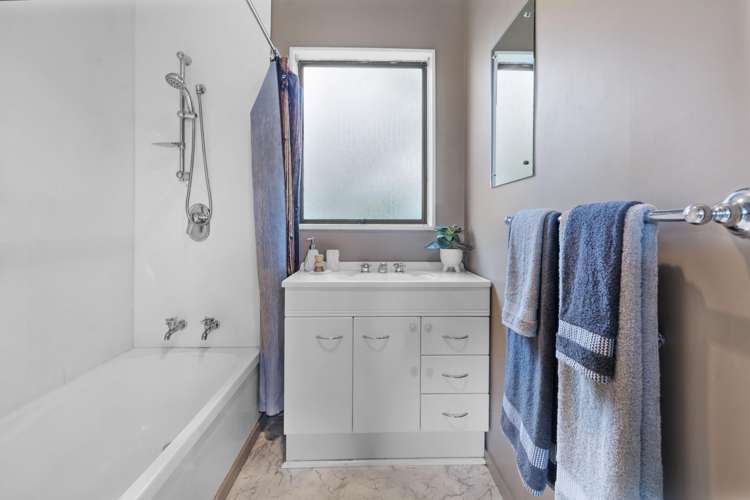 2 George Street Rolleston_15