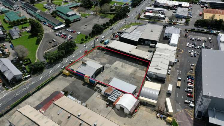 30-32 Henderson Valley Road Henderson_5