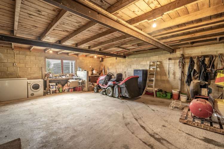 19 Frazer Road Gore Surrounds_14