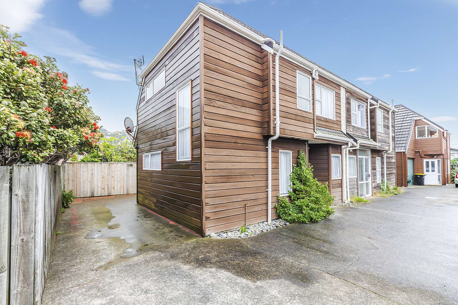 2/15 Apu Crescent Lyall Bay_0