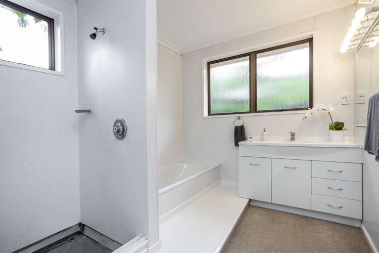 29 Easther Crescent Kew_14