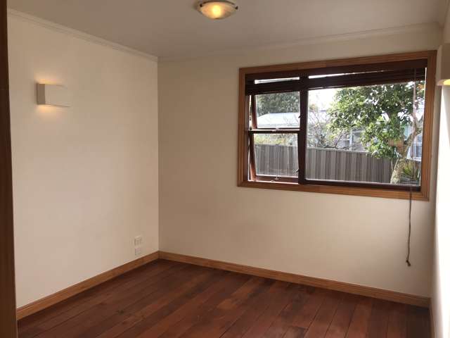 4 Tobruk Crescent Milford_2