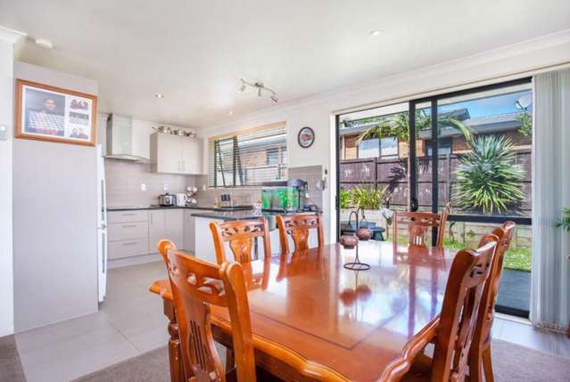 a/68 Farquhar Road Glendene_3