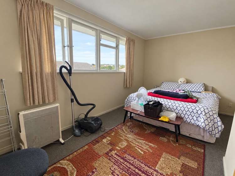 10 Cheshire Street Cannons Creek_7