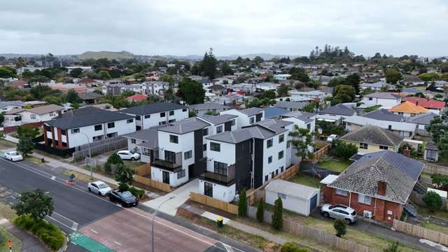 B/58 Friesian Drive Mangere_2