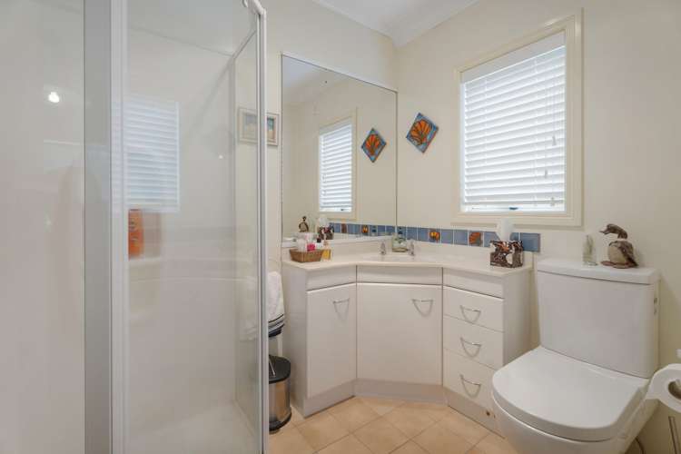 2 Taylor Road Mangere Bridge_11