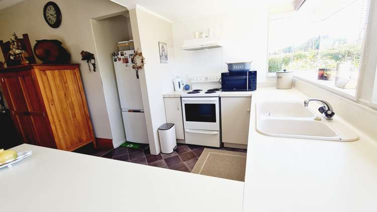 5 Drury Street West Colac Bay_4