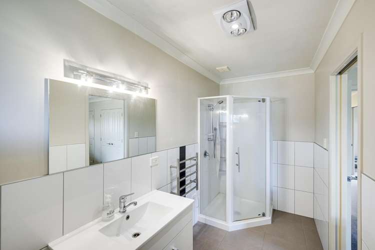 7 Inglis Place Mahora_13