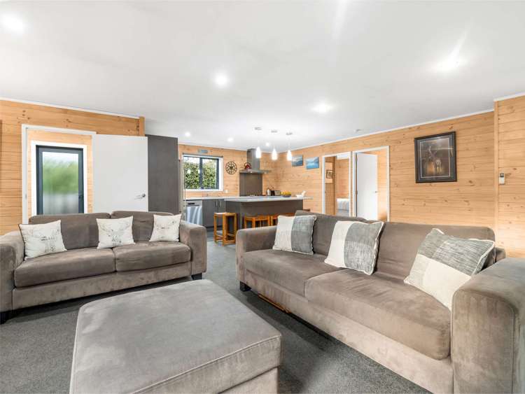 5 Ryton Place Lake Coleridge_7