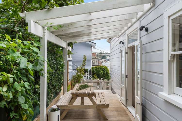 12 Rixon Grove Mount Victoria_9