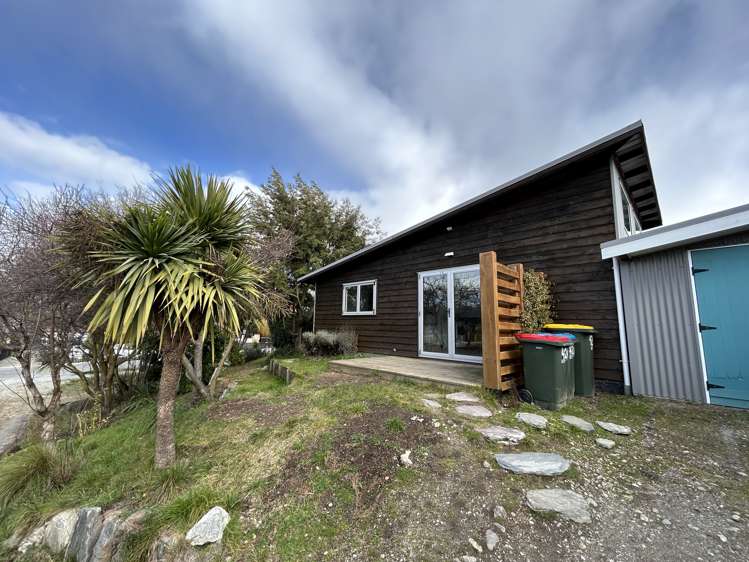 a/42 Bernard Road Wanaka_1