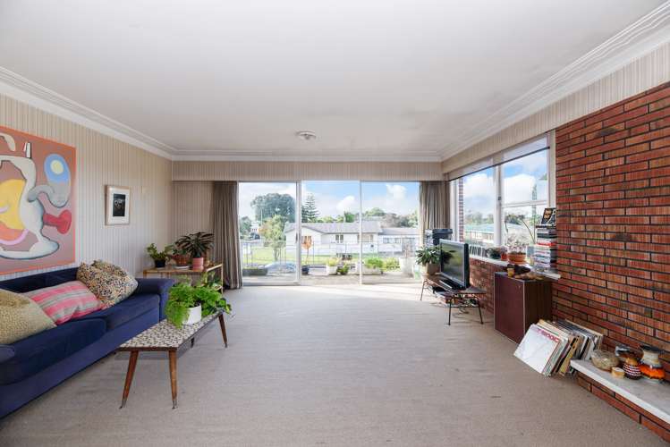 14 Montmere Avenue Te Atatu Peninsula_15