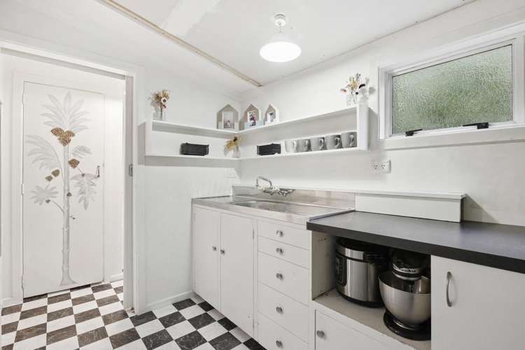 19 Middleton Road Kew_19