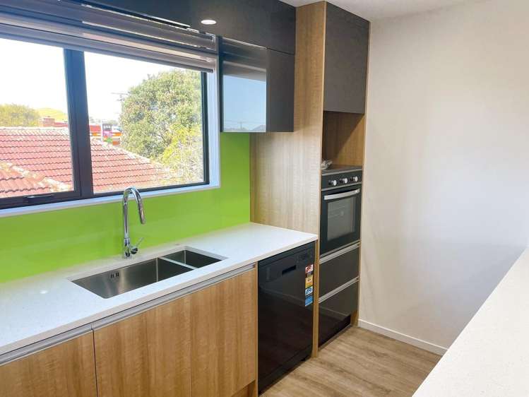 4/127 Stoddard Road Mt Roskill_4