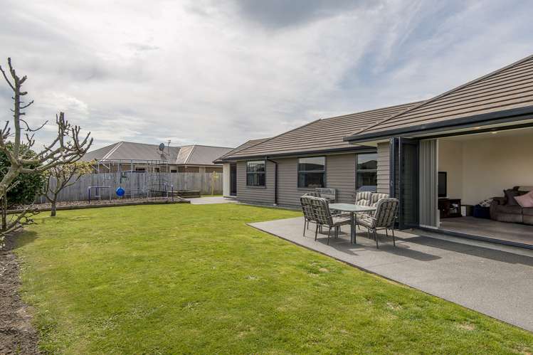 2 Flaxon Place Burwood_19