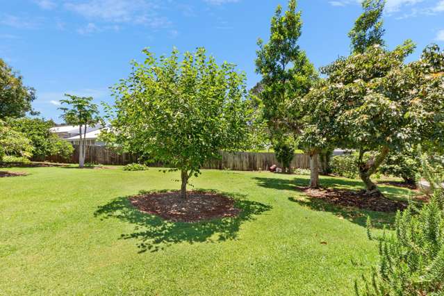 Your Perfect Slice of Paradise: A Low-Maintenance Home with a Lush Garden and Abundant Mountain Air