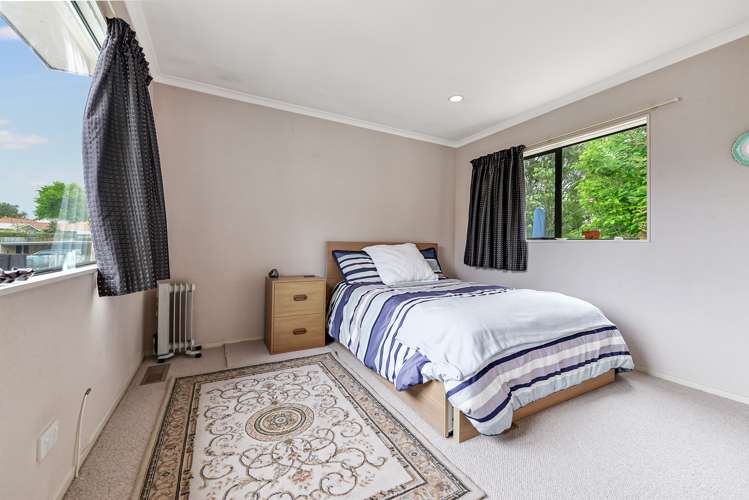 4 Akona Lane Hamilton East_12