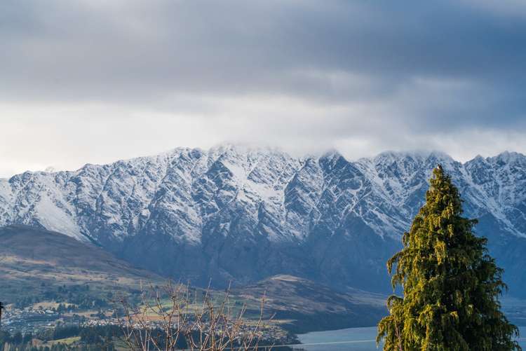 8a Wynyard Crescent Fernhill/Sunshine Bay_12