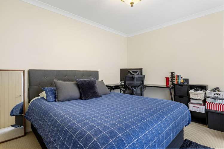 31 Chateau Crescent Rangatira Park_18