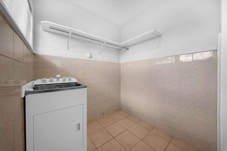 1/261 Don Buck Road Massey_17