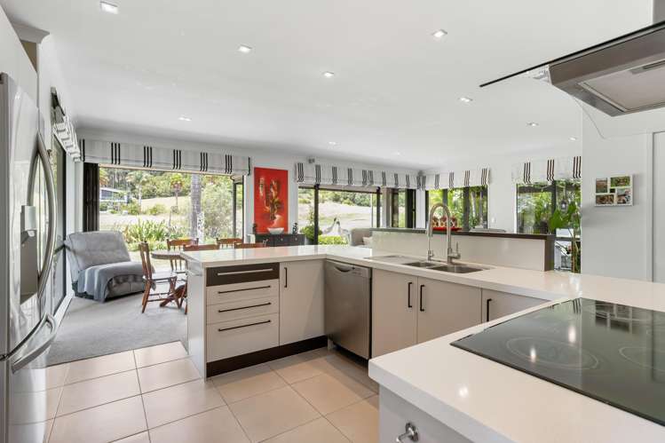 29 Sanctuary Cove Pauanui_5