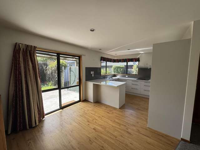 2/14 Farquhars Road Redwood_3