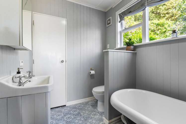 3 Mackenzie Road Eastbourne_26