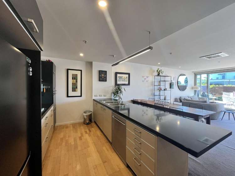 D103/14 West Quay 10777_6