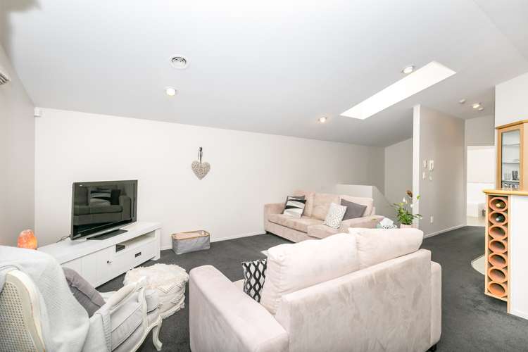 2/20 Ruakiwi Road Hamilton Lake_5