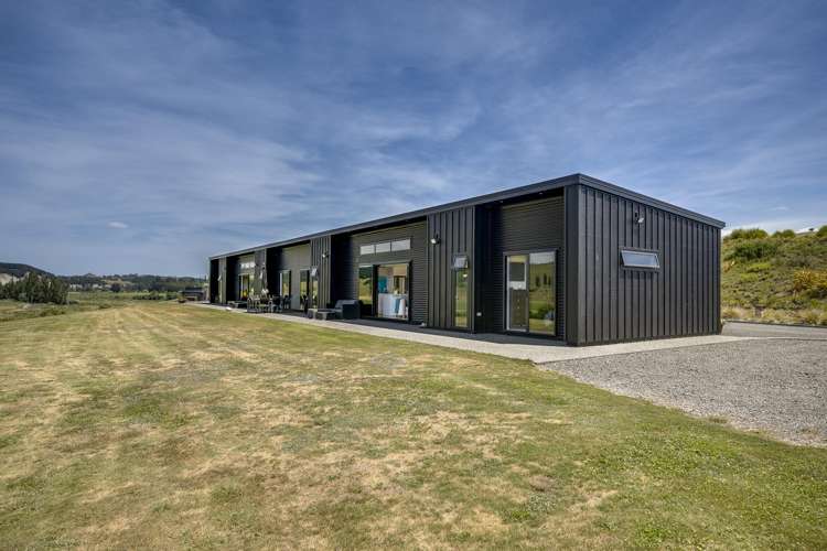 8 Riverview Drive Otane_3